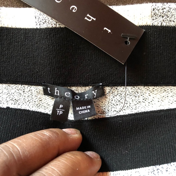 Theory skirt - Picture 2 of 4